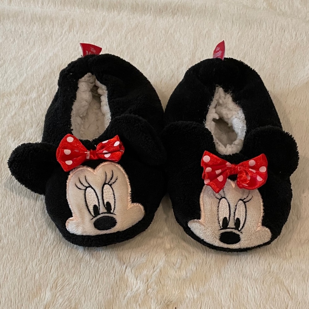 SOLD 🌼 Disney Minnie Mouse Black Slippers
